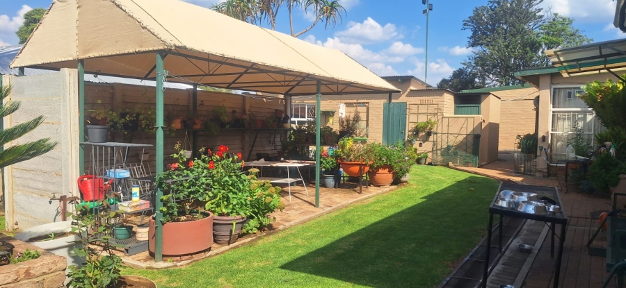 13 Bedroom Property for Sale in Wilbotsdal A H Gauteng