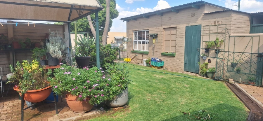 13 Bedroom Property for Sale in Wilbotsdal A H Gauteng