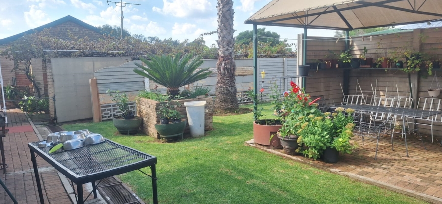 13 Bedroom Property for Sale in Wilbotsdal A H Gauteng
