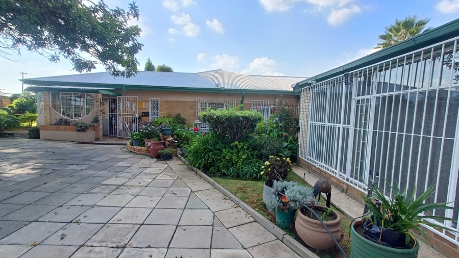 13 Bedroom Property for Sale in Wilbotsdal A H Gauteng