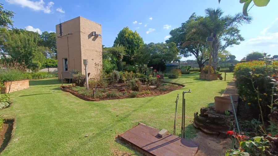 13 Bedroom Property for Sale in Wilbotsdal A H Gauteng