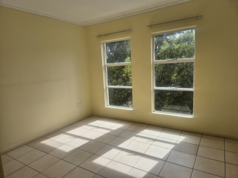 2 Bedroom Property for Sale in Buccleuch Gauteng