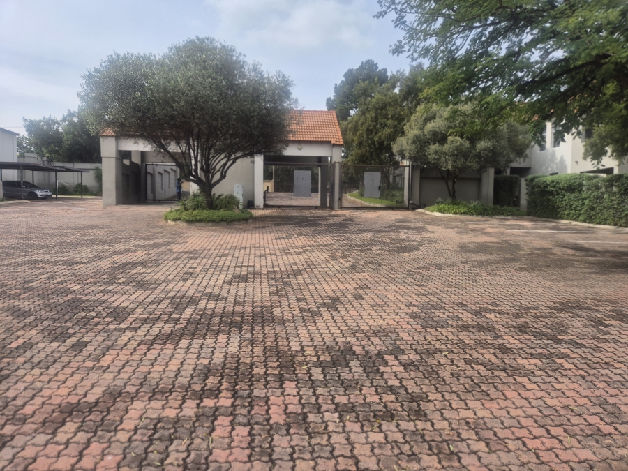 2 Bedroom Property for Sale in Buccleuch Gauteng