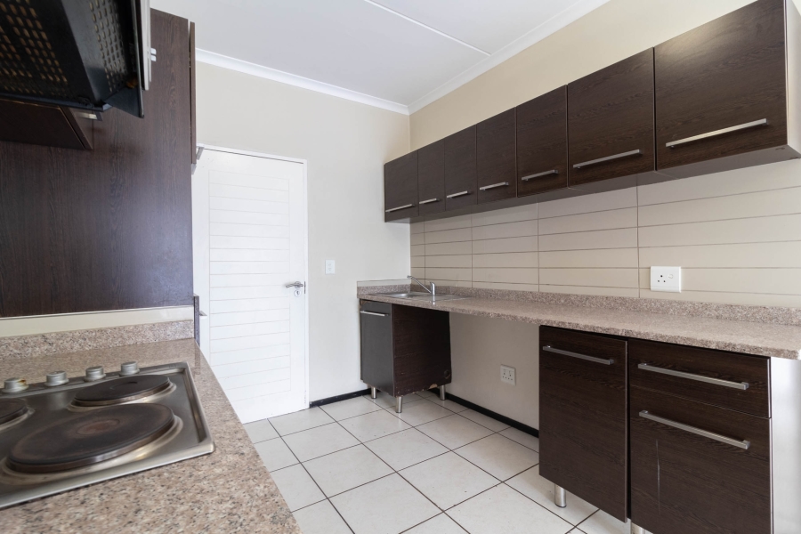 To Let 2 Bedroom Property for Rent in Oakdene Gauteng