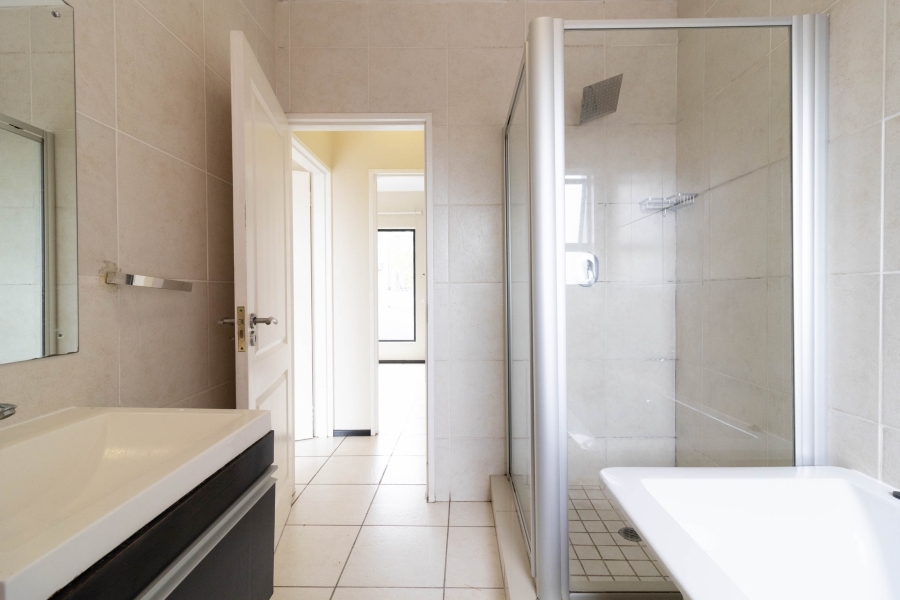 To Let 2 Bedroom Property for Rent in Oakdene Gauteng