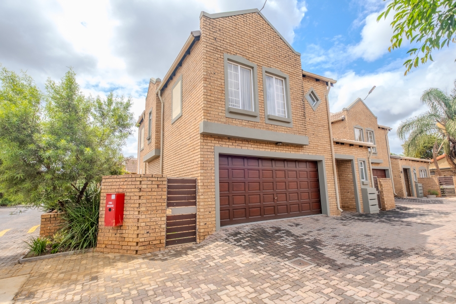 3 Bedroom Property for Sale in Equestria Gauteng