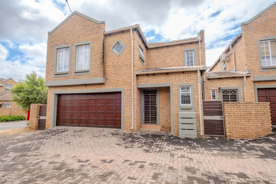 3 Bedroom Property for Sale in Equestria Gauteng