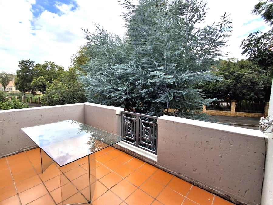 2 Bedroom Property for Sale in Dunkeld West Gauteng