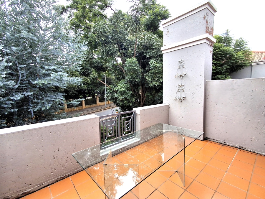 2 Bedroom Property for Sale in Dunkeld West Gauteng