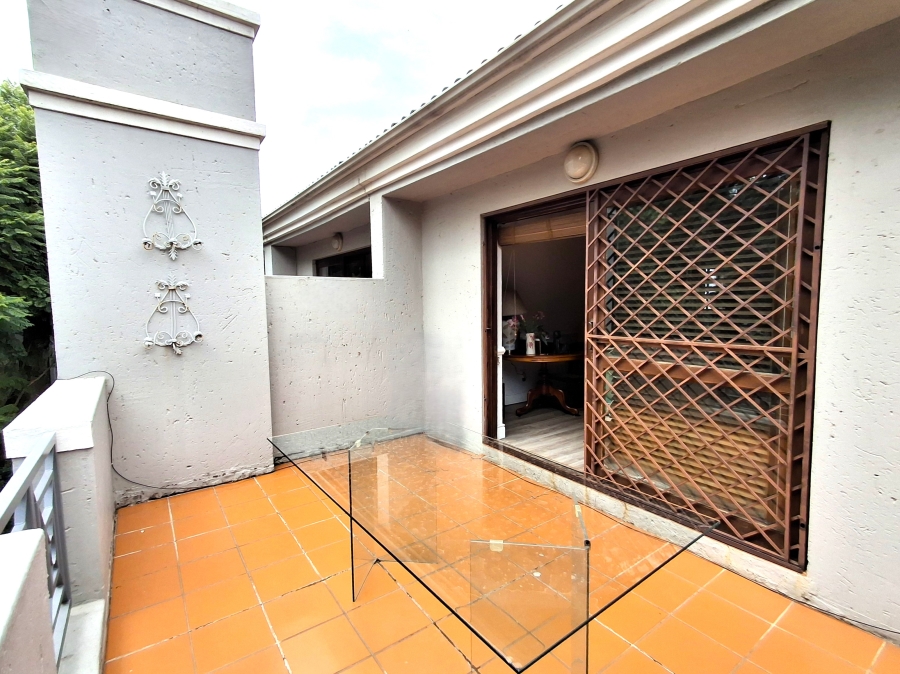 2 Bedroom Property for Sale in Dunkeld West Gauteng