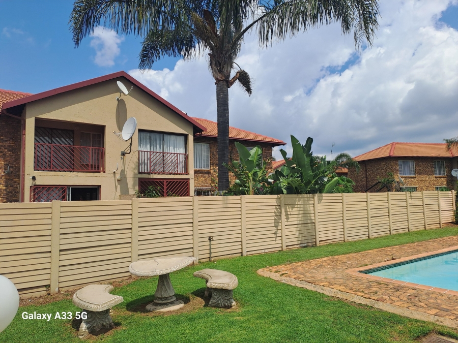 2 Bedroom Property for Sale in Moreleta Park Gauteng