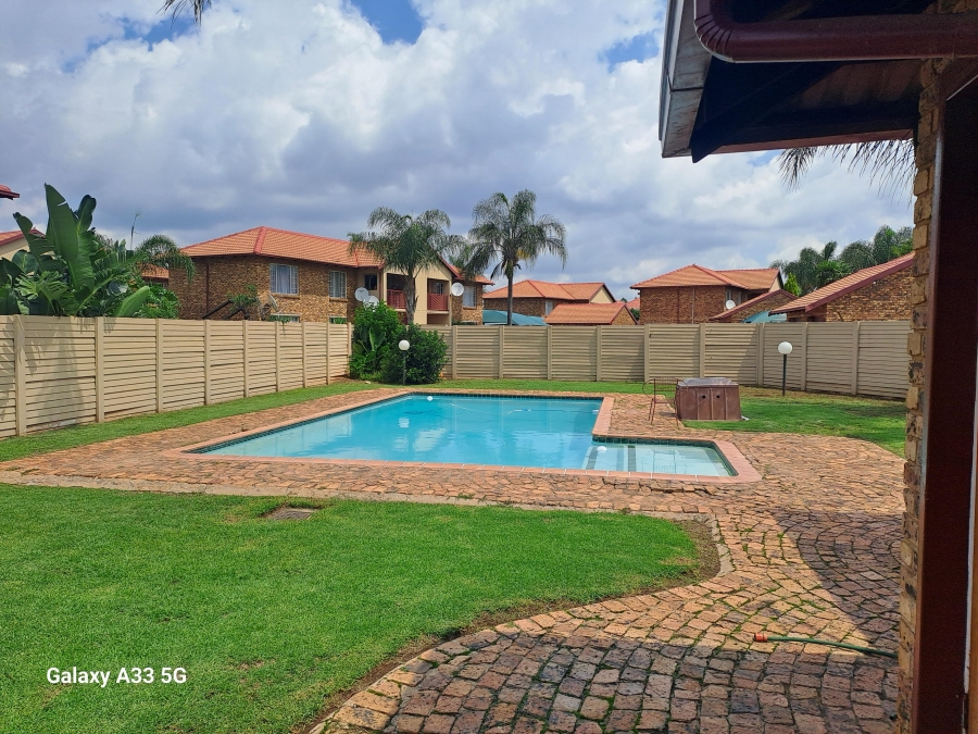 2 Bedroom Property for Sale in Moreleta Park Gauteng