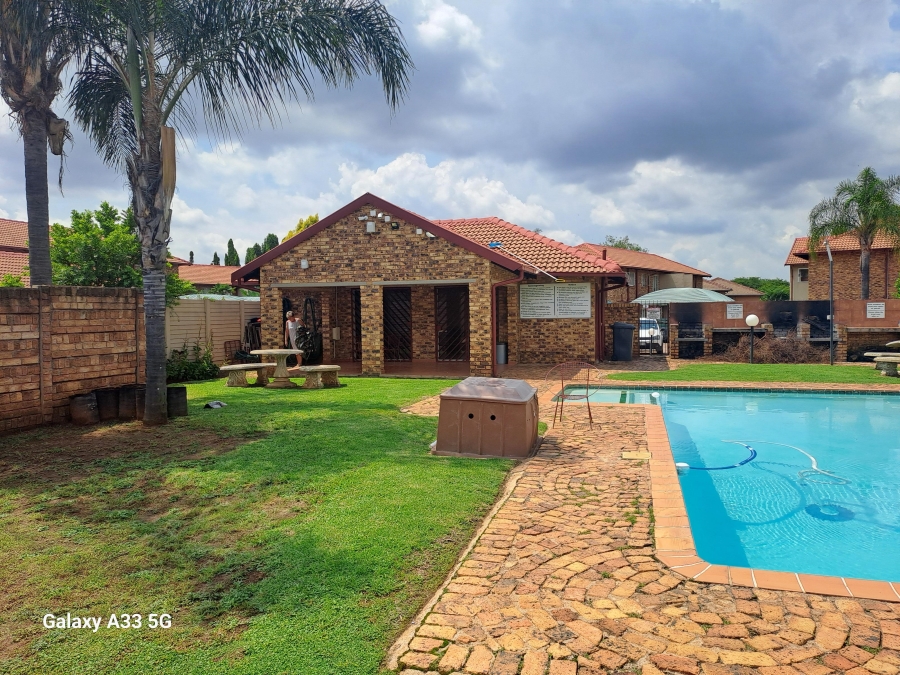 2 Bedroom Property for Sale in Moreleta Park Gauteng