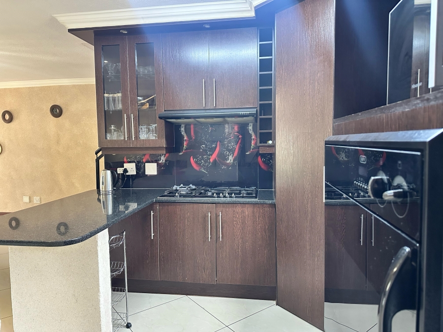 4 Bedroom Property for Sale in Thatchfield Gardens Gauteng