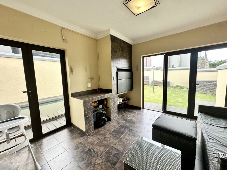 4 Bedroom Property for Sale in Thatchfield Gardens Gauteng