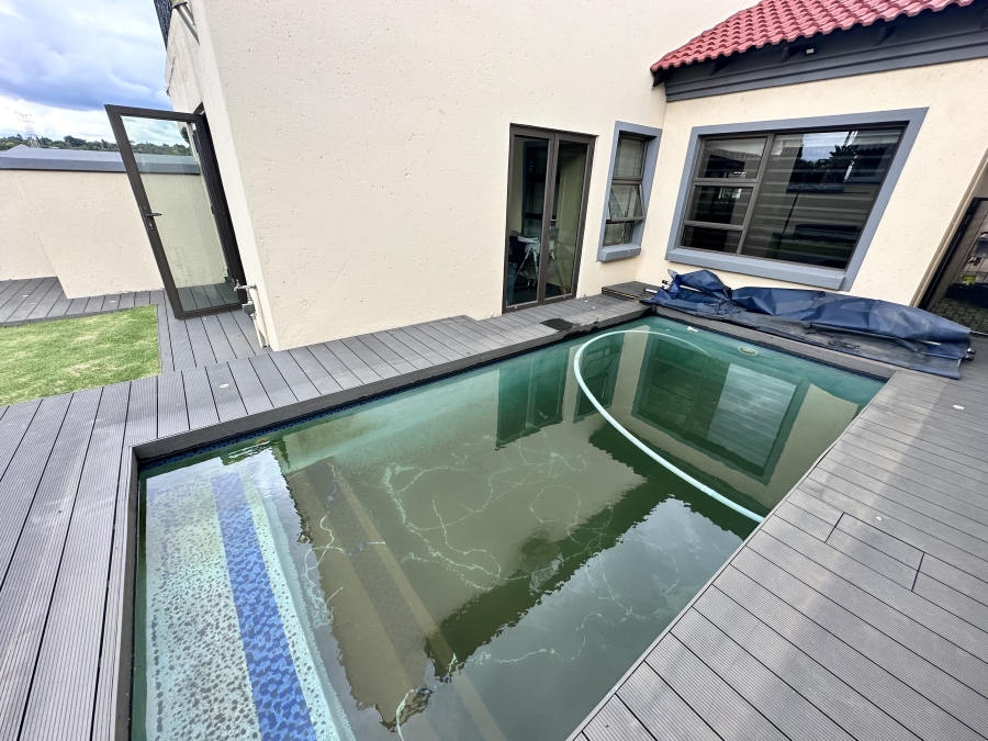 4 Bedroom Property for Sale in Thatchfield Gardens Gauteng