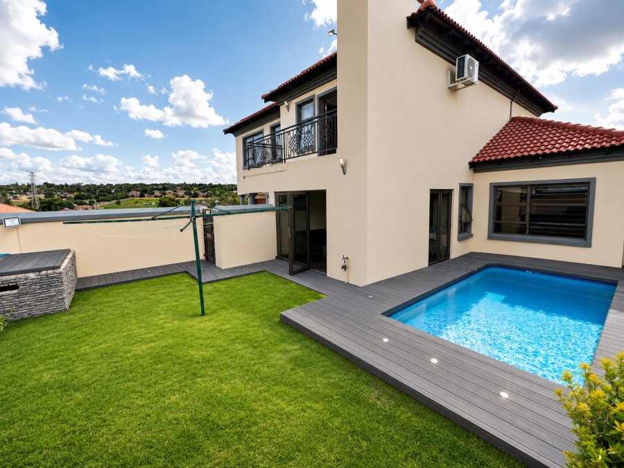 4 Bedroom Property for Sale in Thatchfield Gardens Gauteng