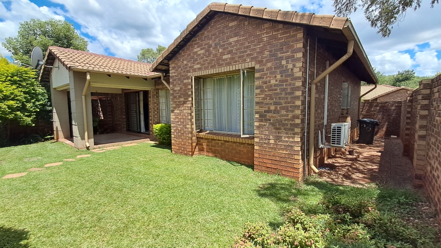 To Let 3 Bedroom Property for Rent in Die Hoewes Gauteng