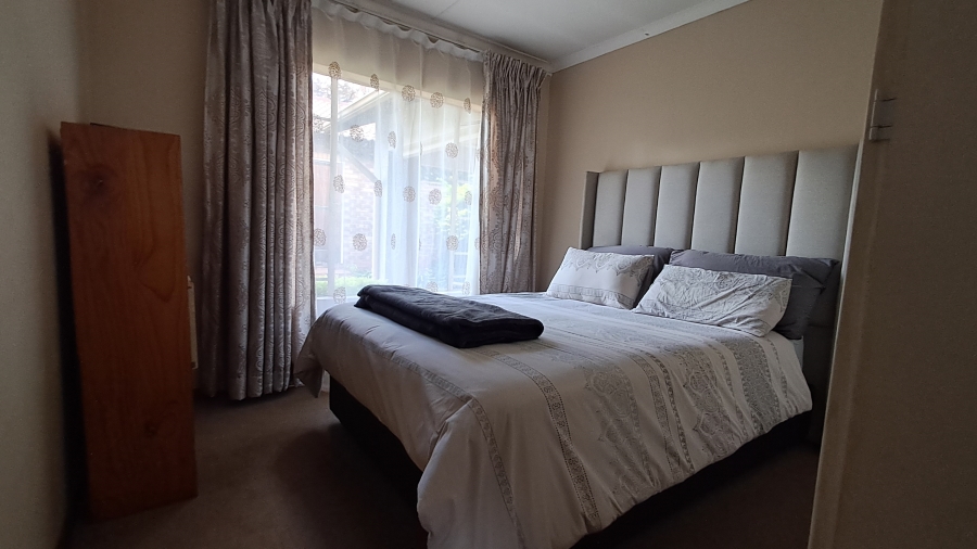 To Let 3 Bedroom Property for Rent in Die Hoewes Gauteng