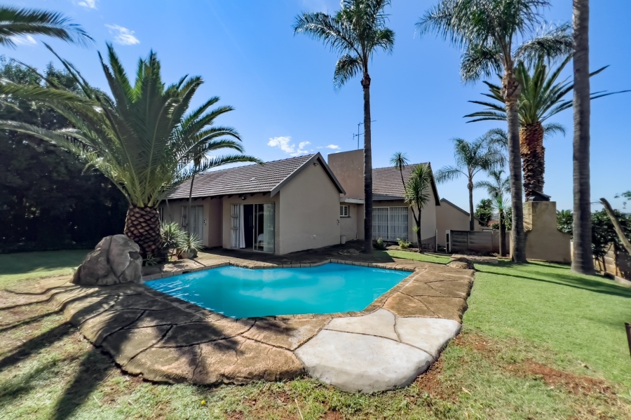 4 Bedroom Property for Sale in Birchleigh Gauteng