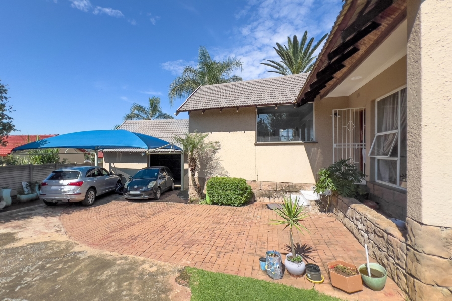 4 Bedroom Property for Sale in Birchleigh Gauteng