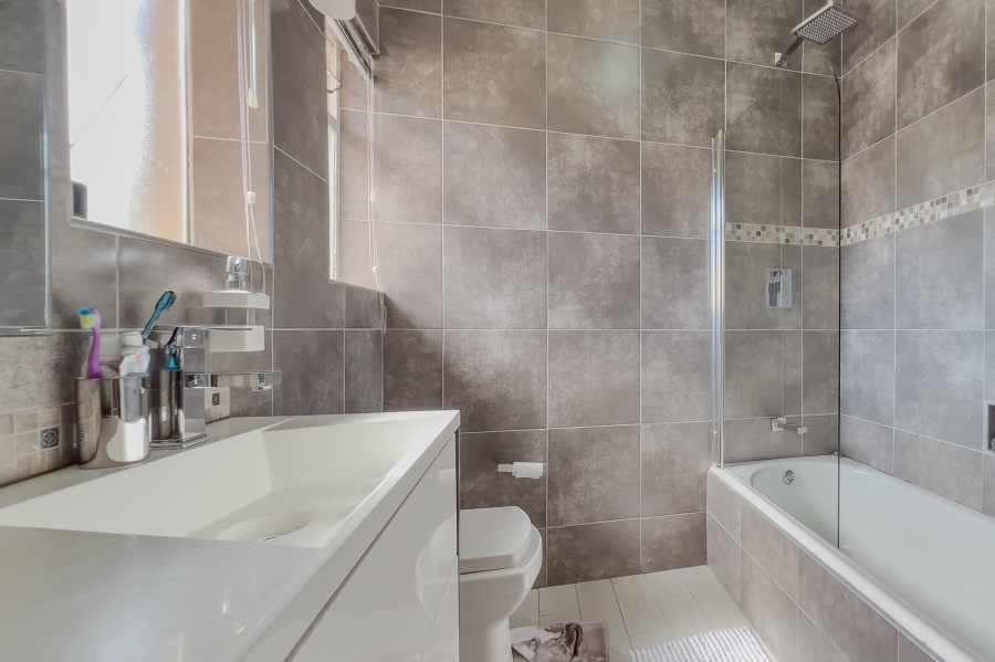4 Bedroom Property for Sale in Birchleigh Gauteng