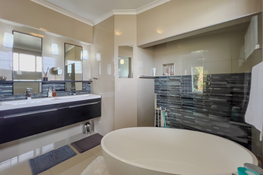 4 Bedroom Property for Sale in Birchleigh Gauteng