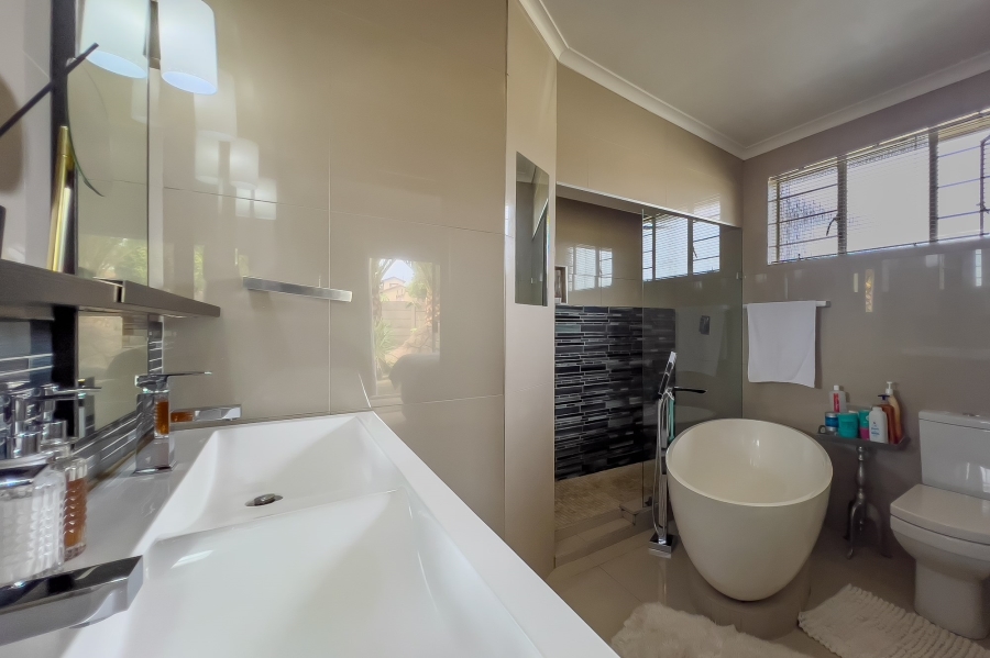 4 Bedroom Property for Sale in Birchleigh Gauteng