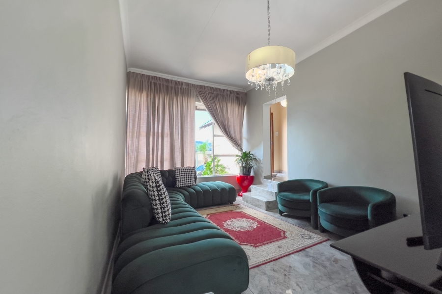 4 Bedroom Property for Sale in Birchleigh Gauteng