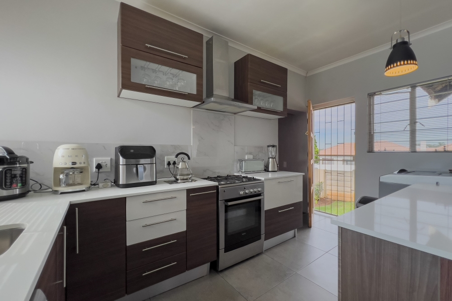 4 Bedroom Property for Sale in Birchleigh Gauteng