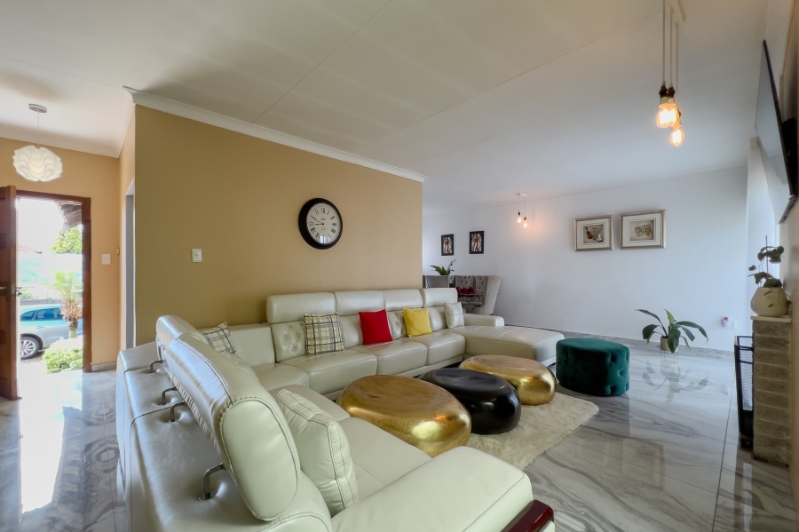 4 Bedroom Property for Sale in Birchleigh Gauteng