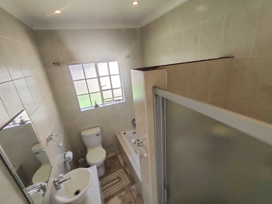 4 Bedroom Property for Sale in Brackenhurst Gauteng