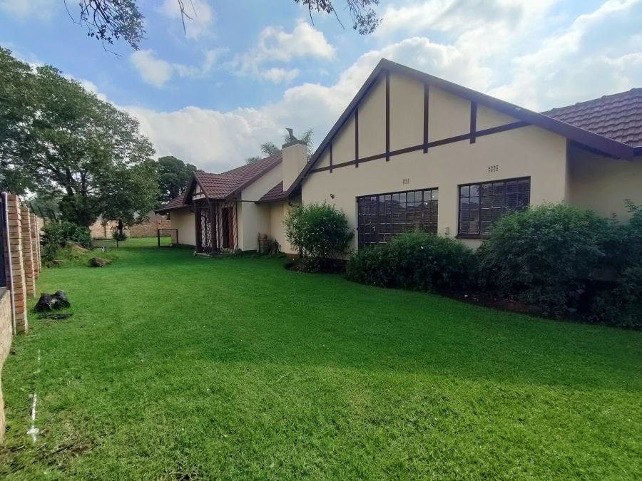 4 Bedroom Property for Sale in Brackenhurst Gauteng