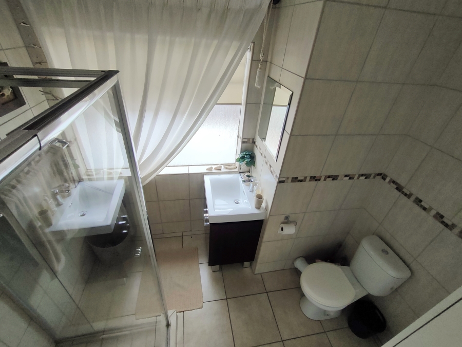 3 Bedroom Property for Sale in Brackenhurst Gauteng