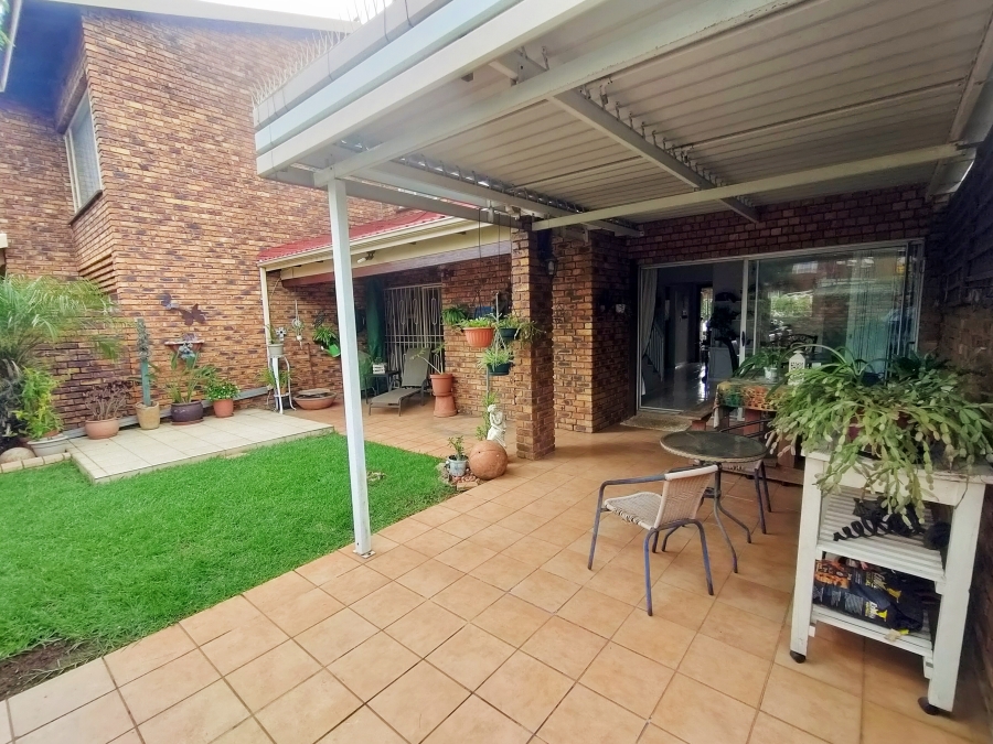 3 Bedroom Property for Sale in Brackenhurst Gauteng