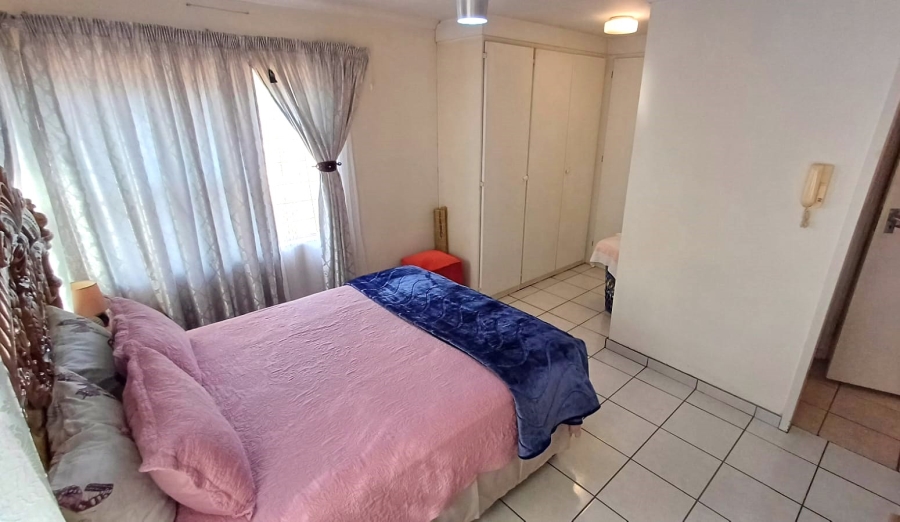 3 Bedroom Property for Sale in Die Hoewes Gauteng