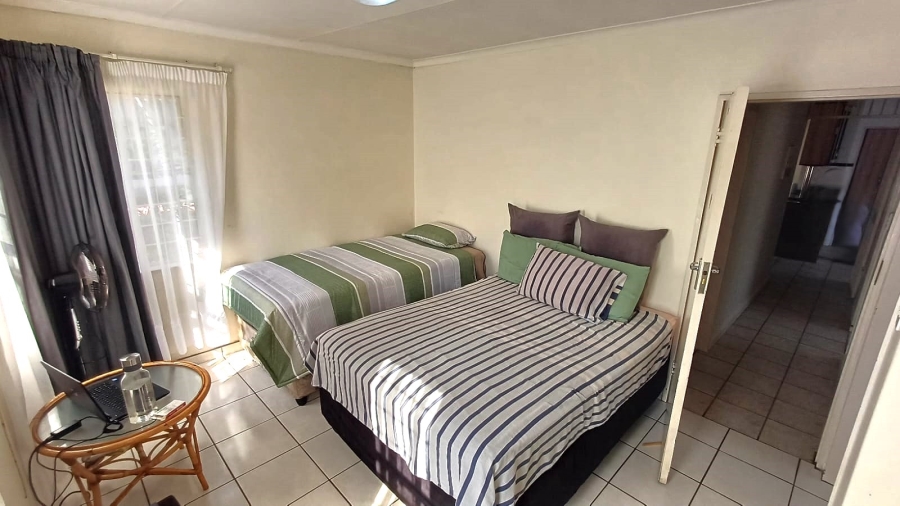 3 Bedroom Property for Sale in Die Hoewes Gauteng