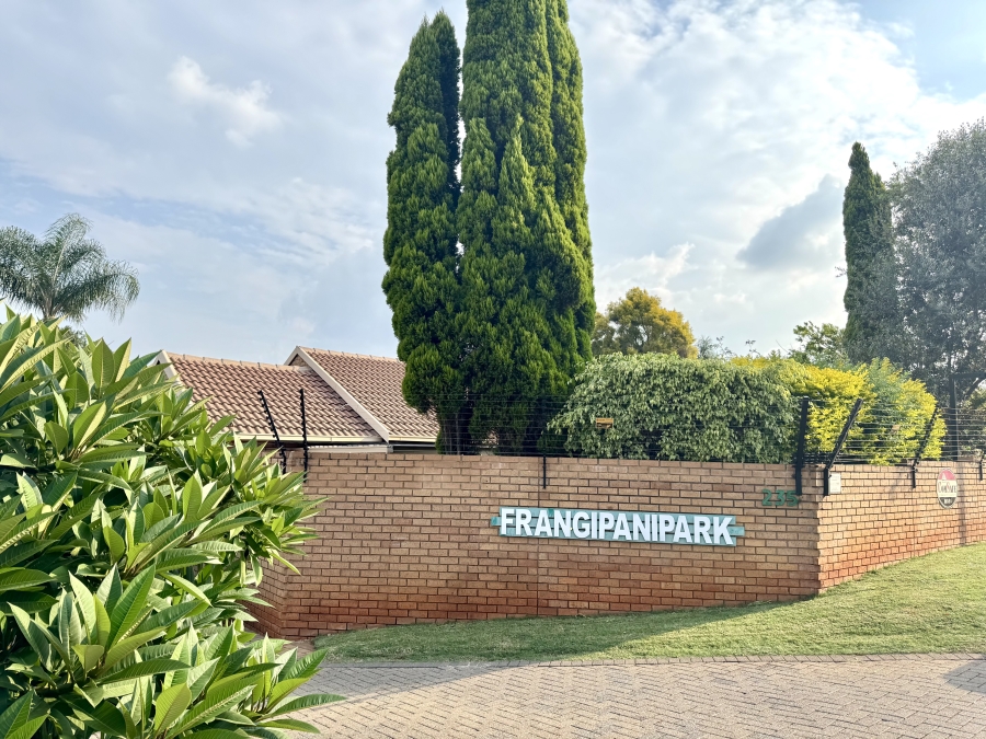 2 Bedroom Property for Sale in La Montagne Gauteng