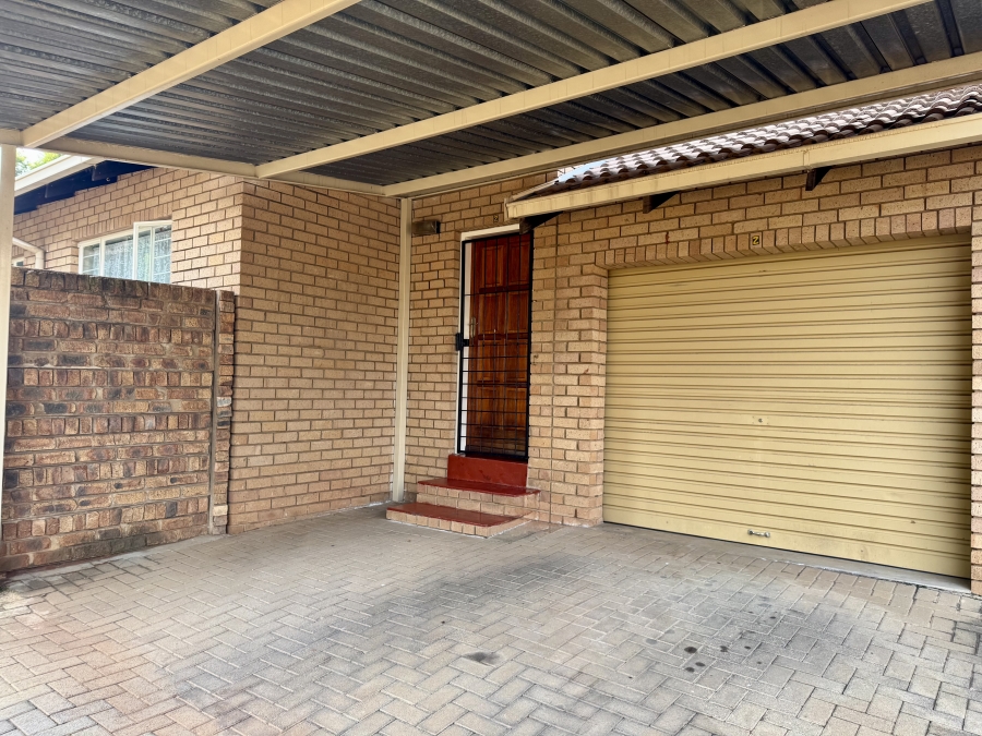 2 Bedroom Property for Sale in La Montagne Gauteng