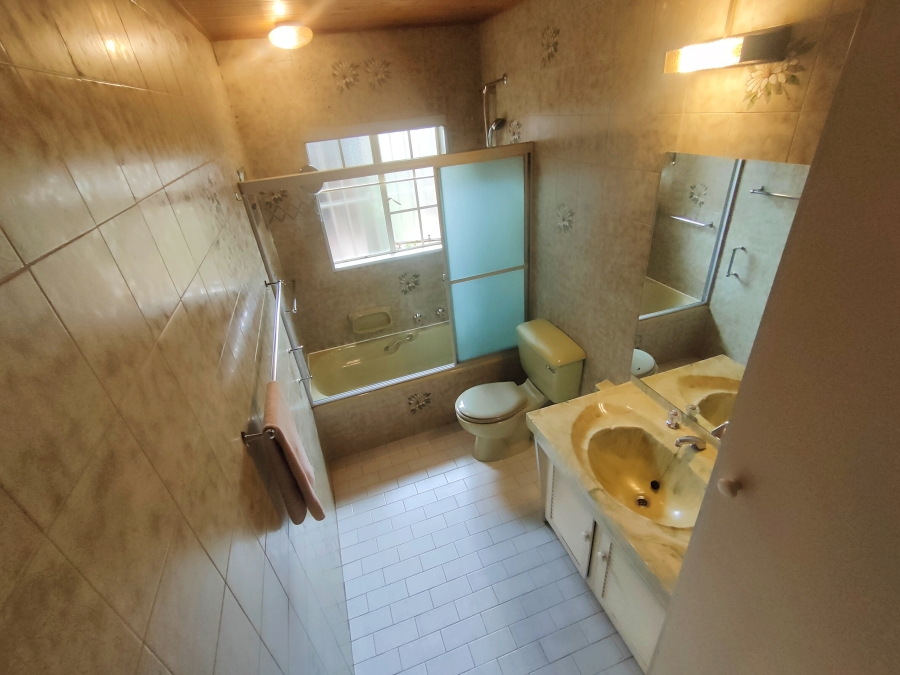 3 Bedroom Property for Sale in Brackenhurst Gauteng