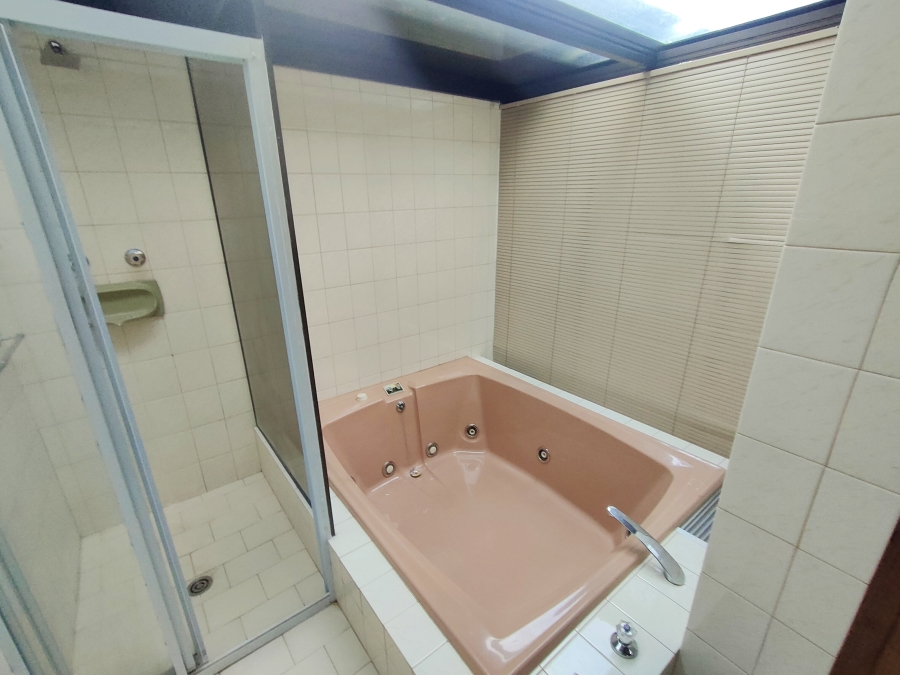 3 Bedroom Property for Sale in Brackenhurst Gauteng
