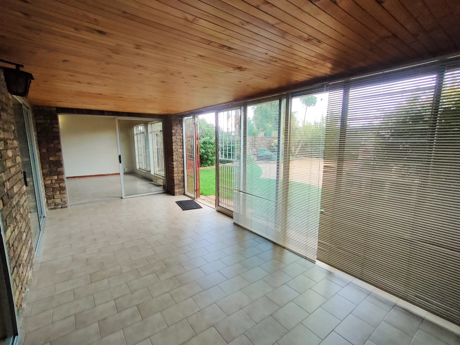 3 Bedroom Property for Sale in Brackenhurst Gauteng