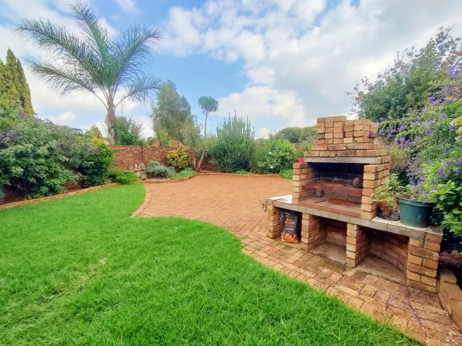 3 Bedroom Property for Sale in Brackenhurst Gauteng