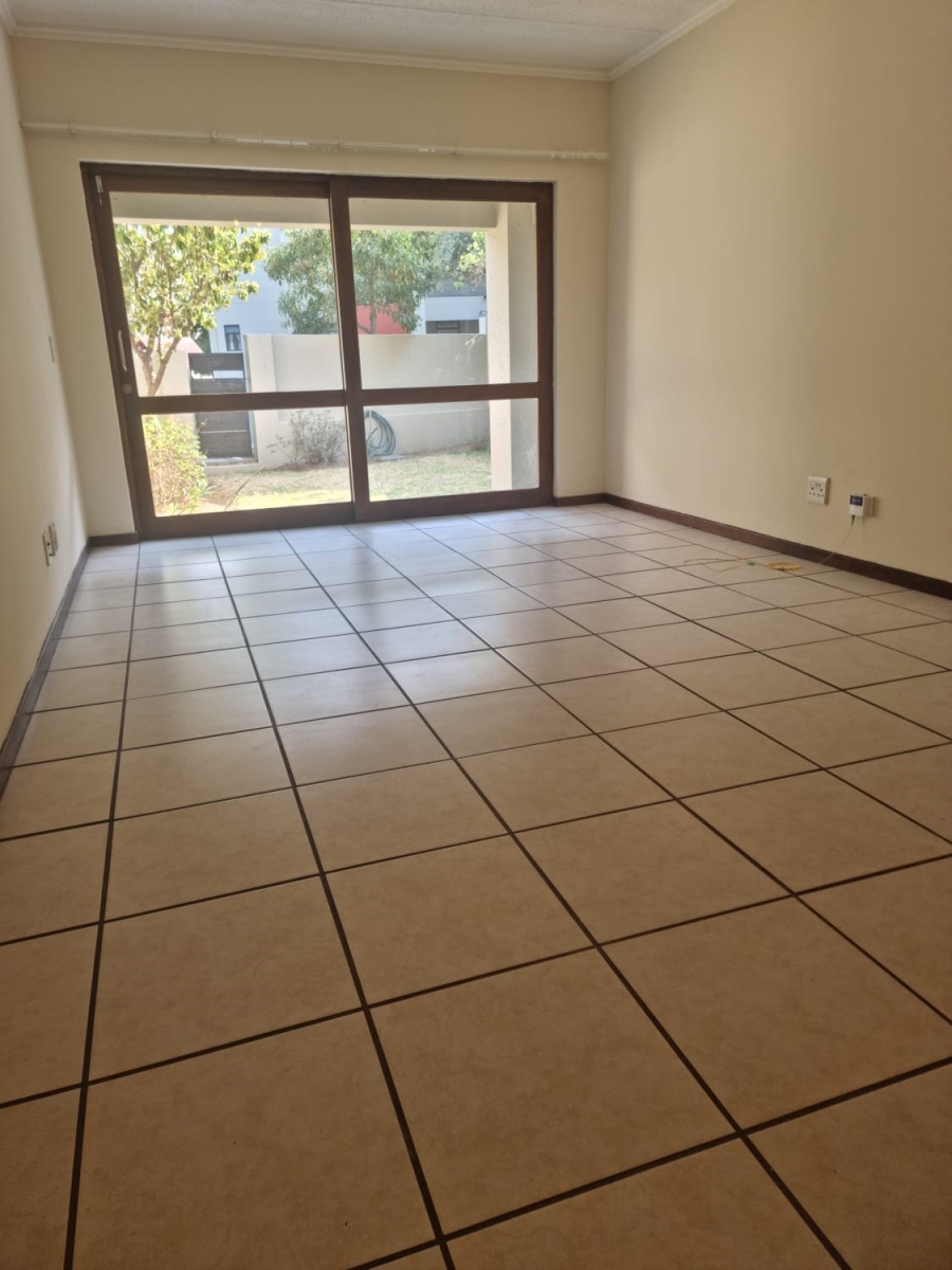 1 Bedroom Property for Sale in Lonehill Gauteng