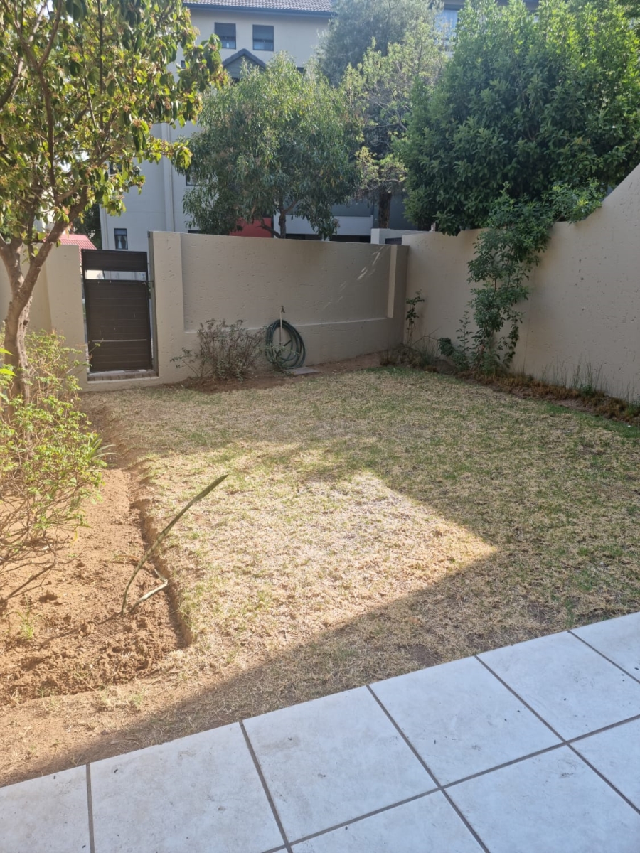 1 Bedroom Property for Sale in Lonehill Gauteng