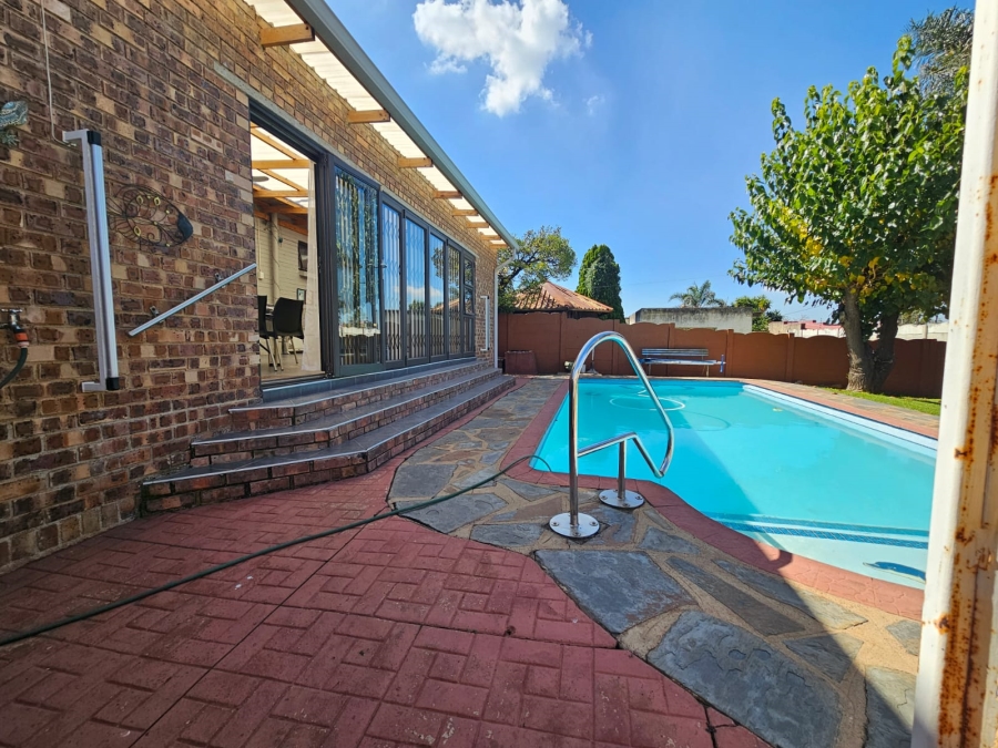 3 Bedroom Property for Sale in Sunnyridge Gauteng