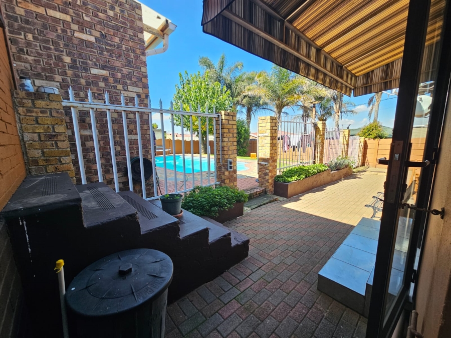3 Bedroom Property for Sale in Sunnyridge Gauteng