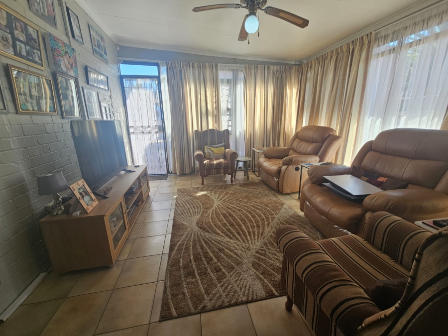 3 Bedroom Property for Sale in Sunnyridge Gauteng