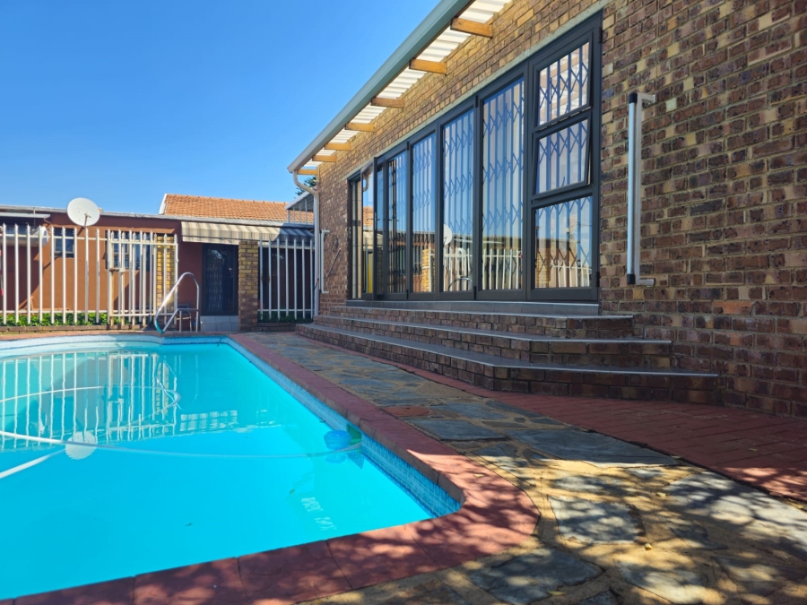 3 Bedroom Property for Sale in Sunnyridge Gauteng