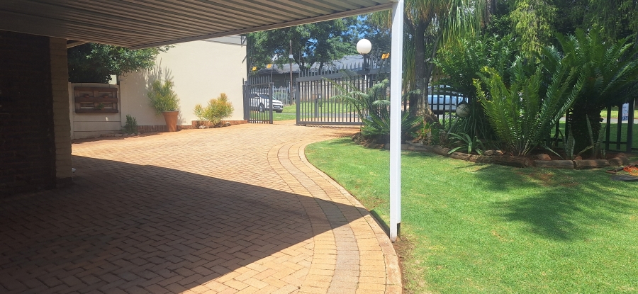 3 Bedroom Property for Sale in Noordheuwel Gauteng
